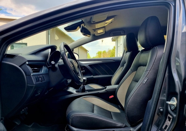Toyota Avensis cena 63900 przebieg: 133000, rok produkcji 2017 z Kobyłka małe 277